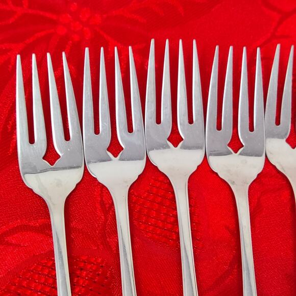8X SF Oneida Rogers USA Bittersweet Repose Stainless 8 Salad Forks - Picture 5 of 14